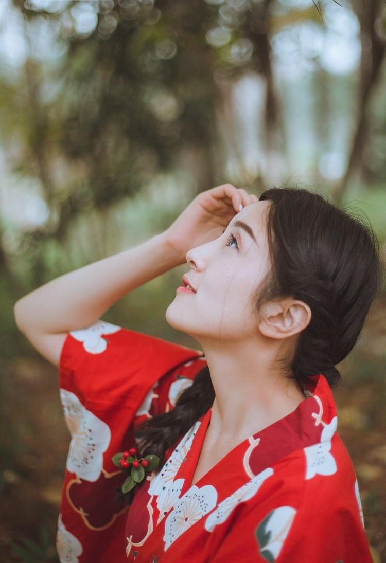 樱桃嘴清纯日本和服美女写真