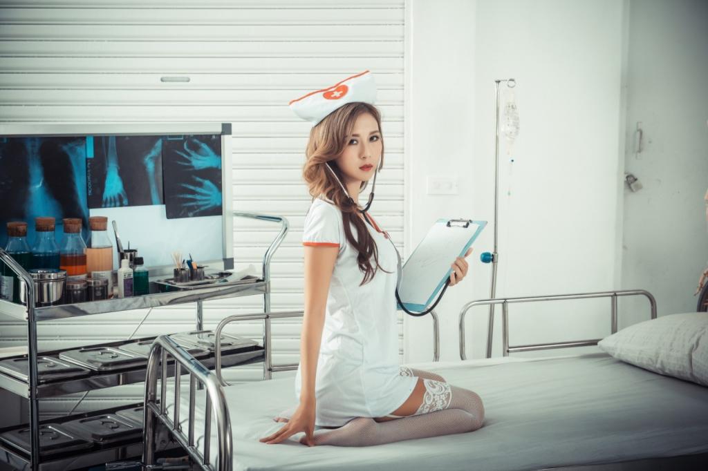 性感美女护士装病房上演邪恶制服诱惑图片