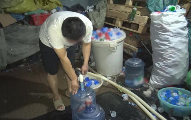 井水灌出名牌水销往9个水站 北京这个“黑窝”被端了