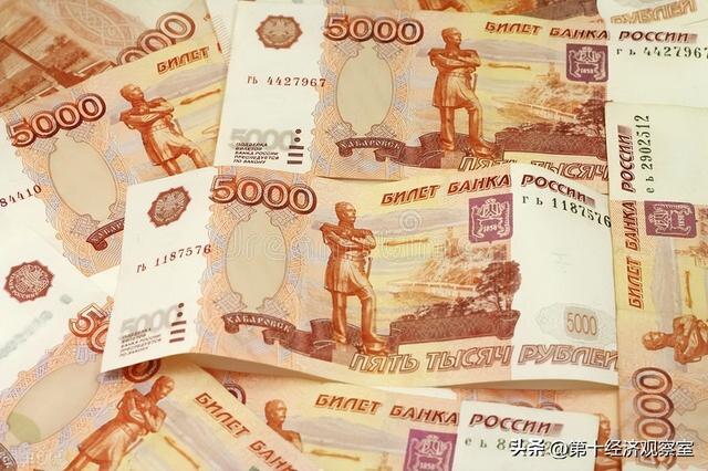 被欧美金融制裁半年了，俄罗斯经济垮了吗？