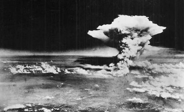 日本广岛核爆的真实画面，原子弹到底该不该丢？