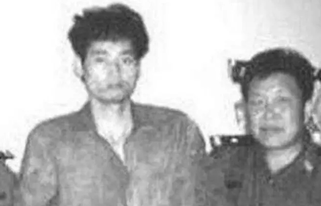 1988年，四川曾出动1516名军警，耗时三天两夜，只为抓捕两名悍匪