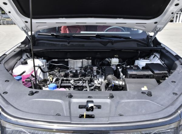 中型插混SUV蓝电E5售价9.98万起，对比长安CS75 PLUS怎么选