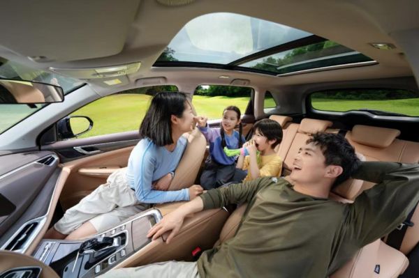 迈入中型大七座插混SUV的新时代，蓝电E5荣耀版仅售9.98万！CS75PLUS难以抵挡