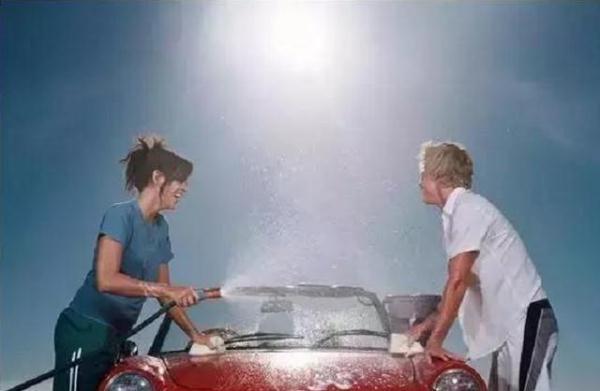 你知道雨天后为什么要洗车？得避免这4个误区，不然相当于在毁车